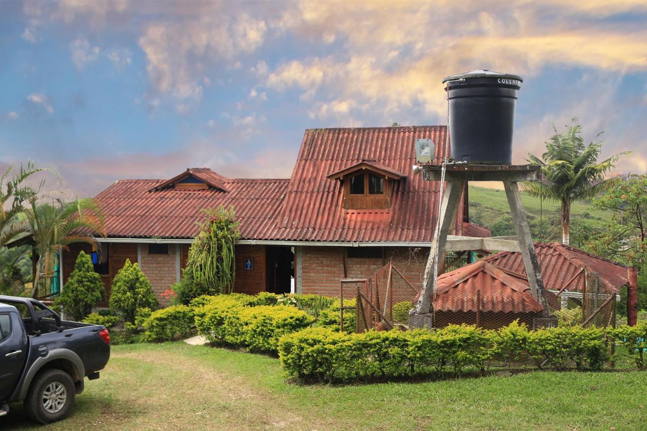 Finca Chalet La Tawa Sevilla  Exterior photo